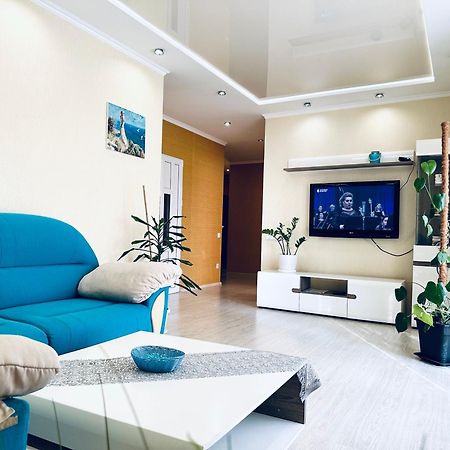 ריבנה Apartments With A Coffee Machine In The City Center, Near A Park And Zlata Plaza מראה חיצוני תמונה