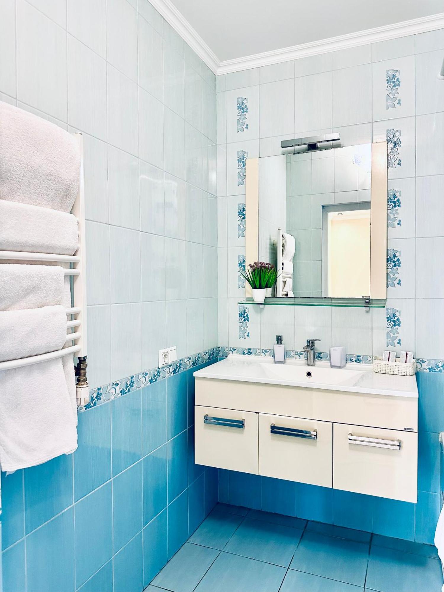 ריבנה Apartments With A Coffee Machine In The City Center, Near A Park And Zlata Plaza מראה חיצוני תמונה