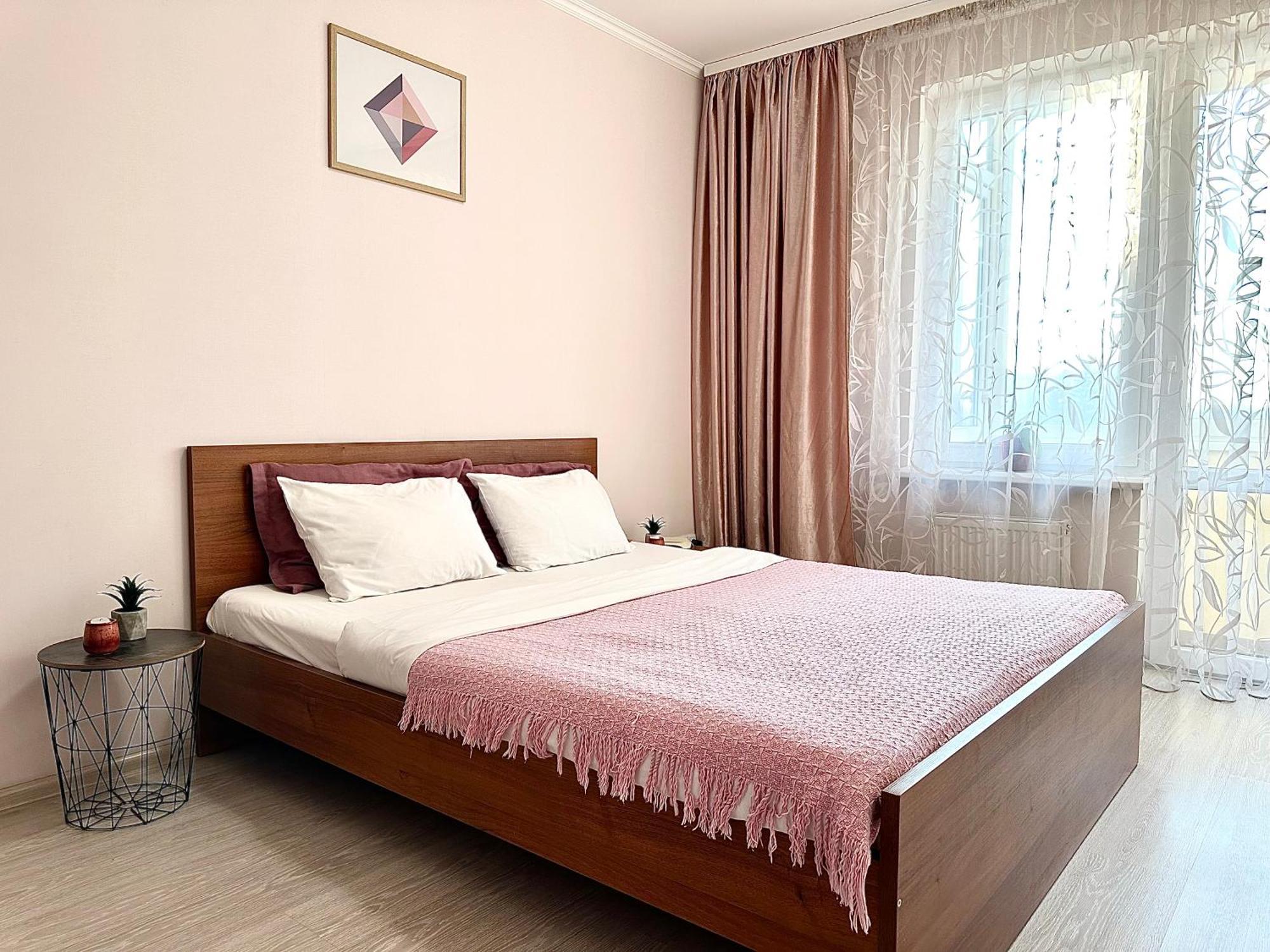 ריבנה Apartments With A Coffee Machine In The City Center, Near A Park And Zlata Plaza מראה חיצוני תמונה