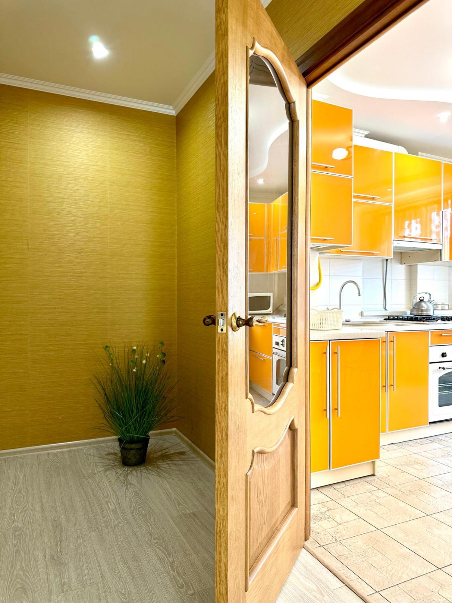 ריבנה Apartments With A Coffee Machine In The City Center, Near A Park And Zlata Plaza מראה חיצוני תמונה